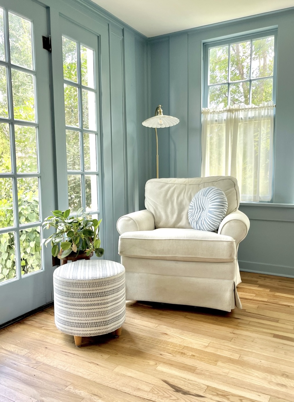 Interior room painted by Top Coat Painting Co.